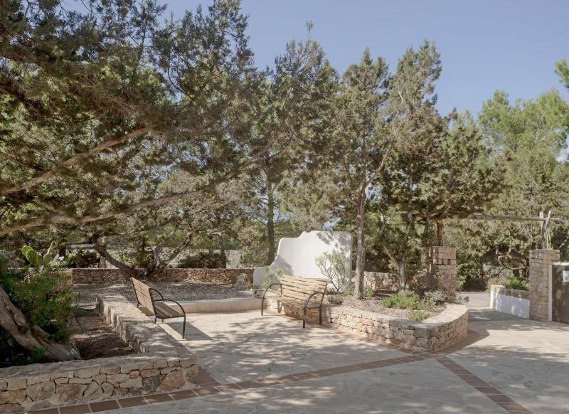 Apartment with Terrace image 4