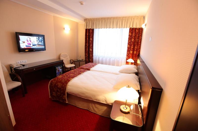 Deluxe Double Room image 2