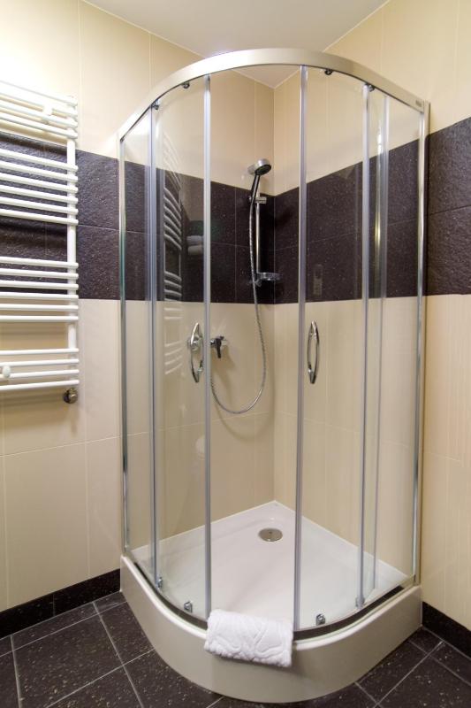 Twin Room image 2