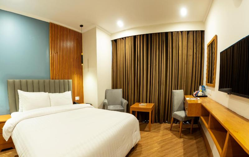 Deluxe Double Room image 4