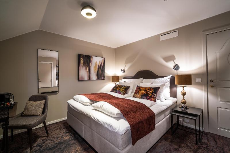 Double Room image 4