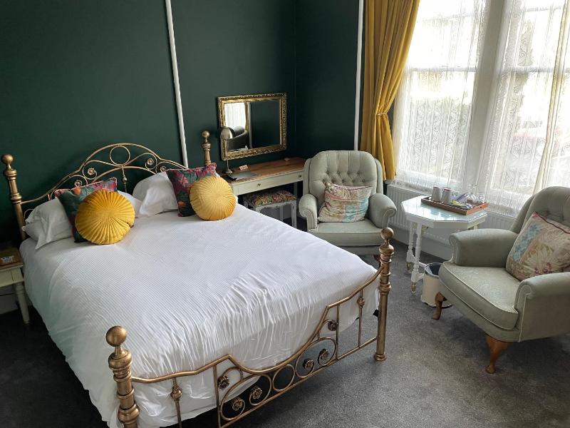 Superior Double Room image 1