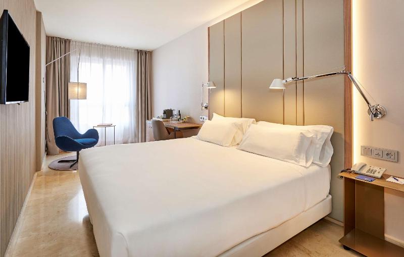 Standard Double or Twin Room image 1
