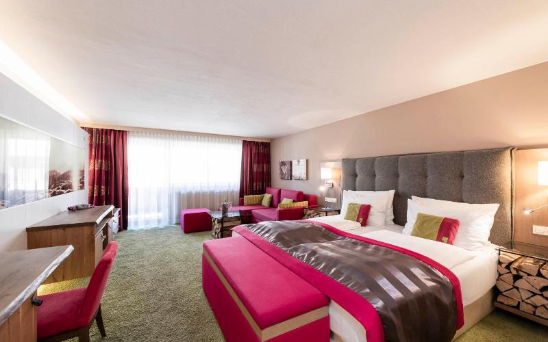 Modern Junior Suite with Balcony image 1