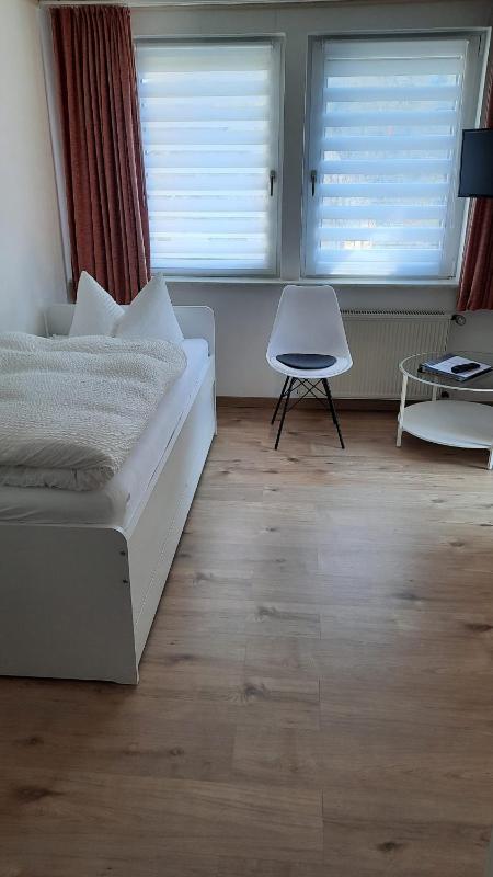 Single Room image 4