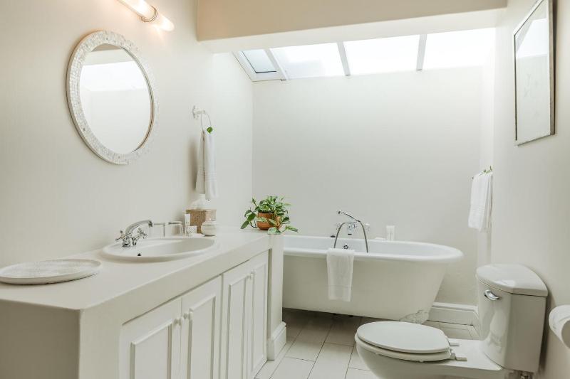 The Cottage Pie Guest House - image 15