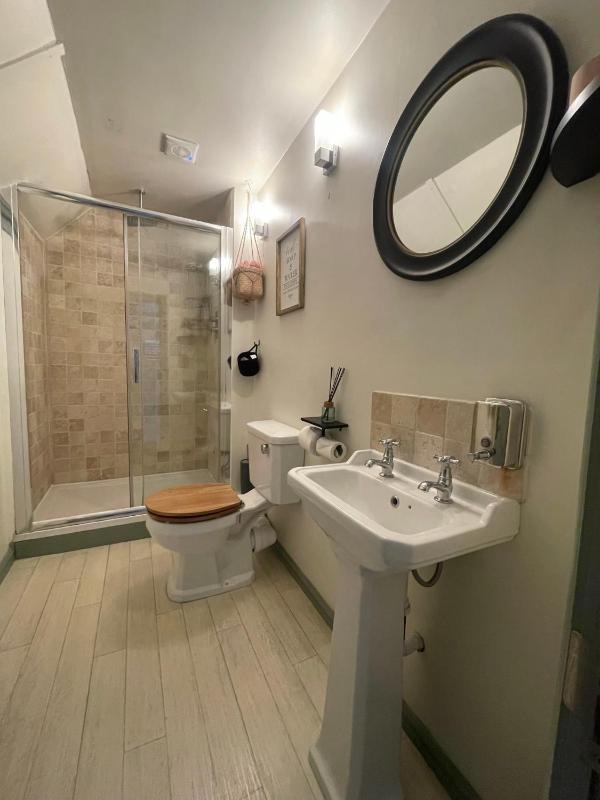 Double Room with Shower image 2