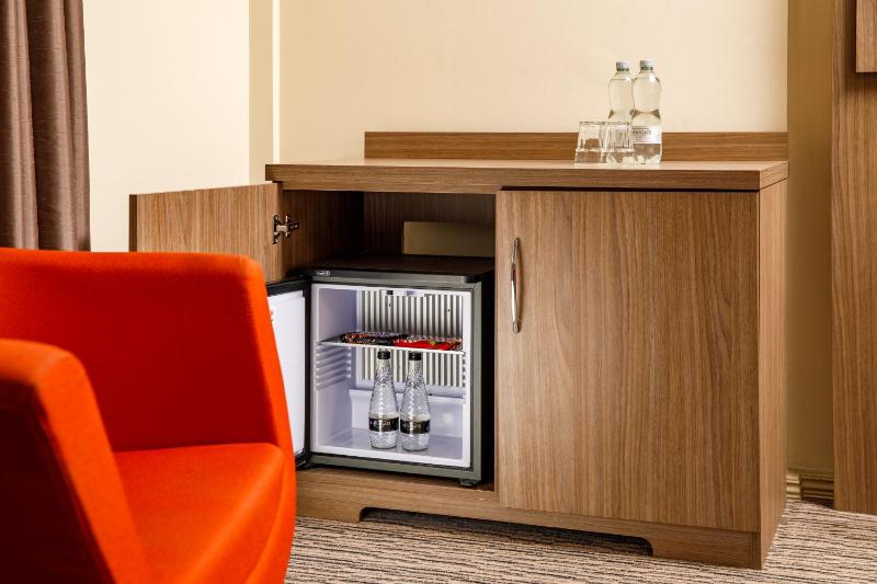 Premium King Room with Sofa Bed image 4