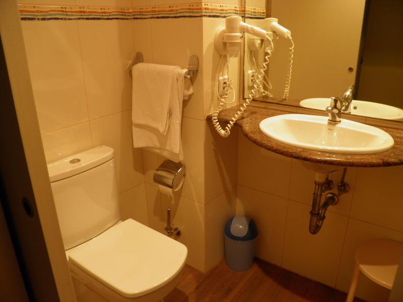Single Room image 2
