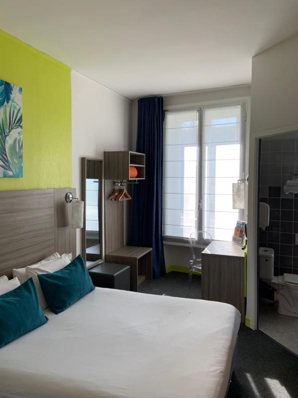 Hôtel de Champagne - image 3