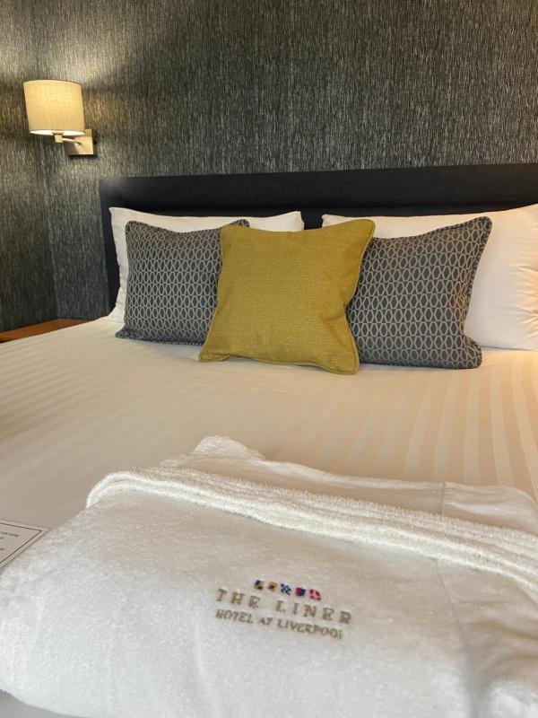 Deluxe Double Room image 2