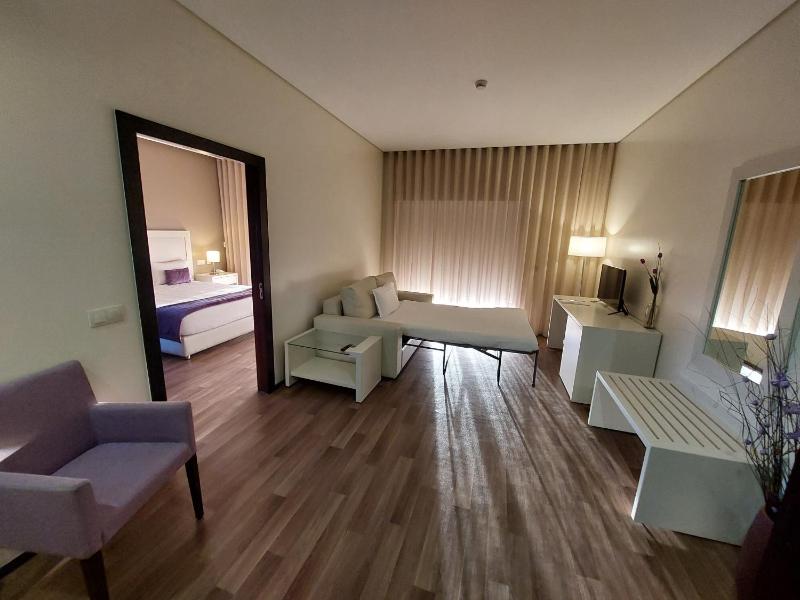 Suite with Sea View image 4