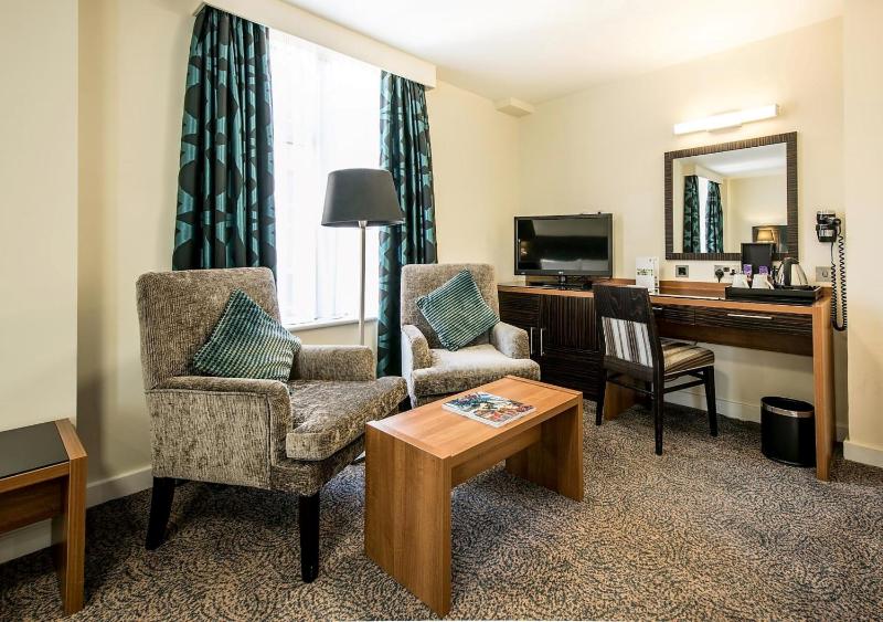 King Suite - Non-Smoking image 4