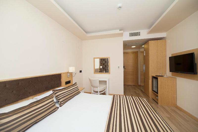Double Room image 3