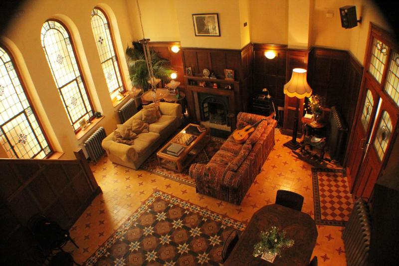Twin Room with Private Bathroom image 1