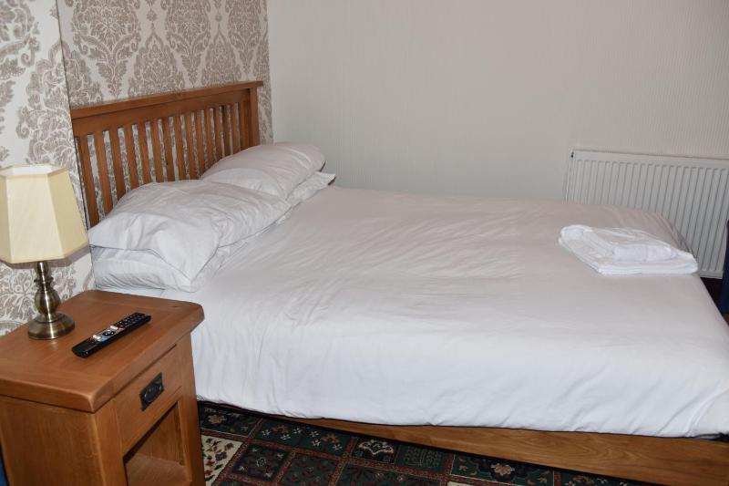 Budget Double Room image 4
