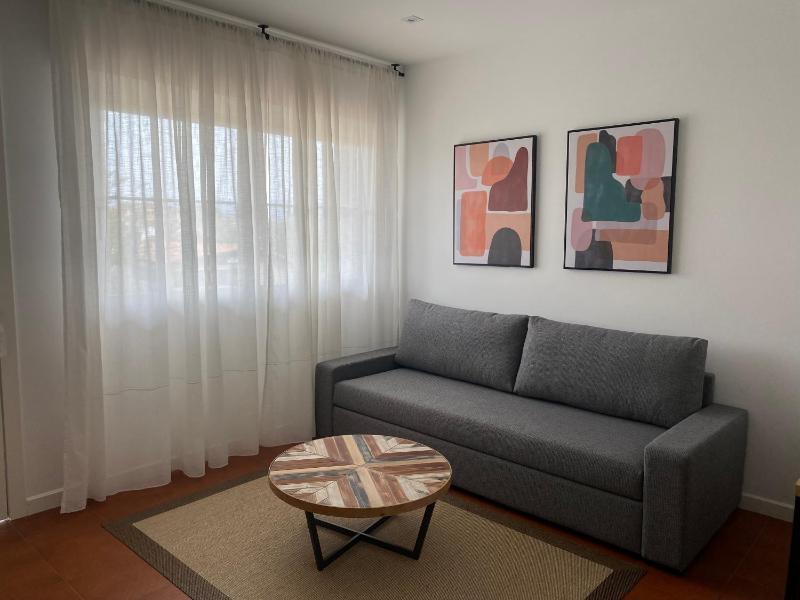One-Bedroom Apartment image 1