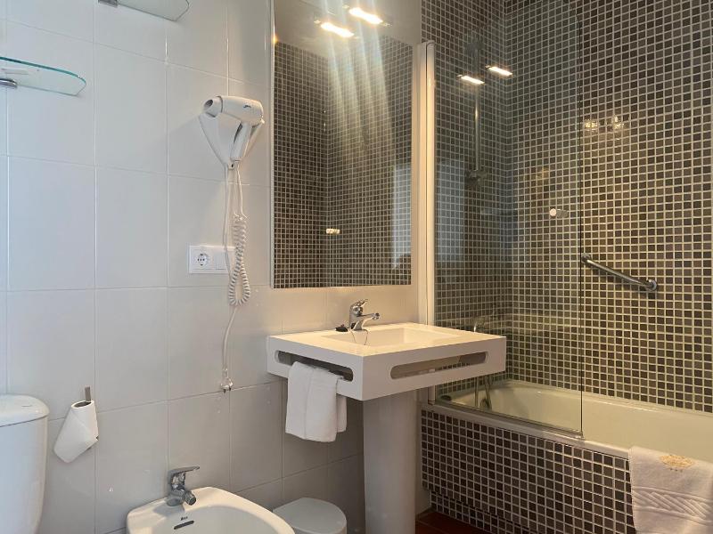 One-Bedroom Apartment image 3