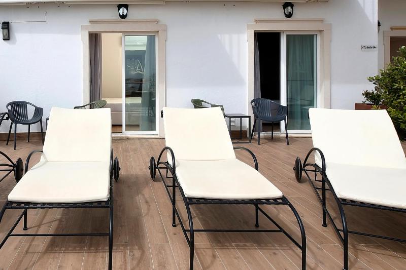 Twin Room with Sea View and Public Terrace image 2
