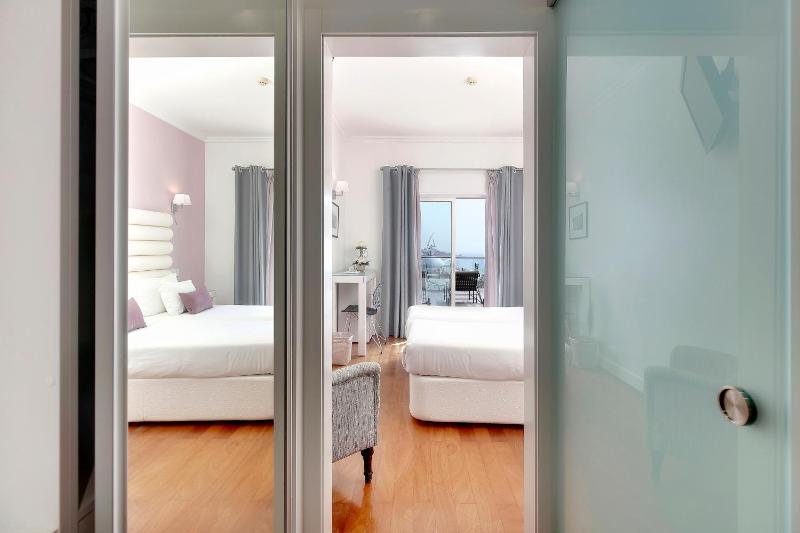 Twin Room with Sea View and Public Terrace image 4