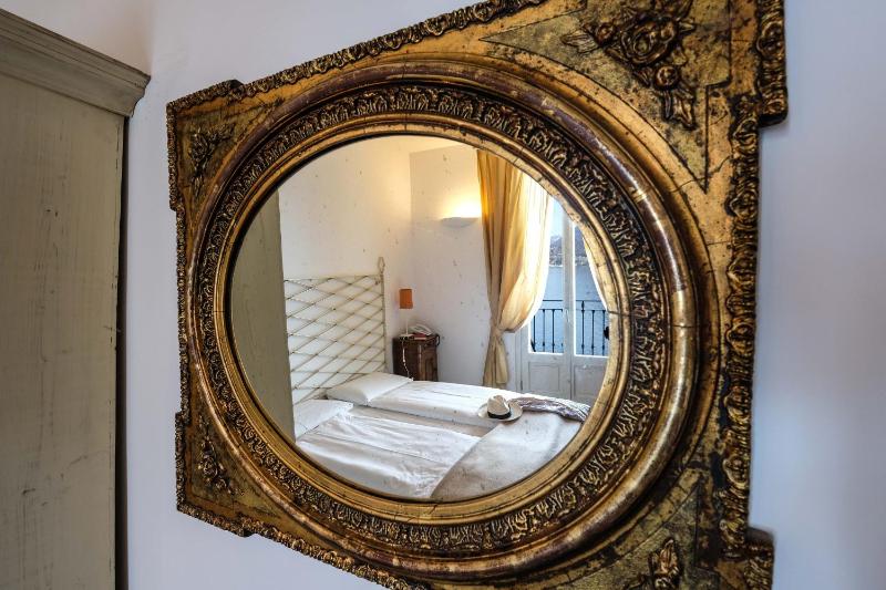 Double or Twin Room with Lake View image 2