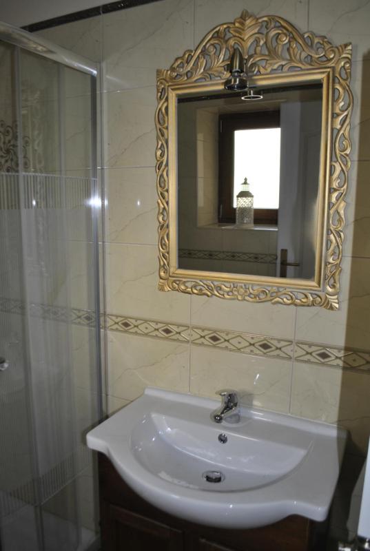 Deluxe Double Room image 3