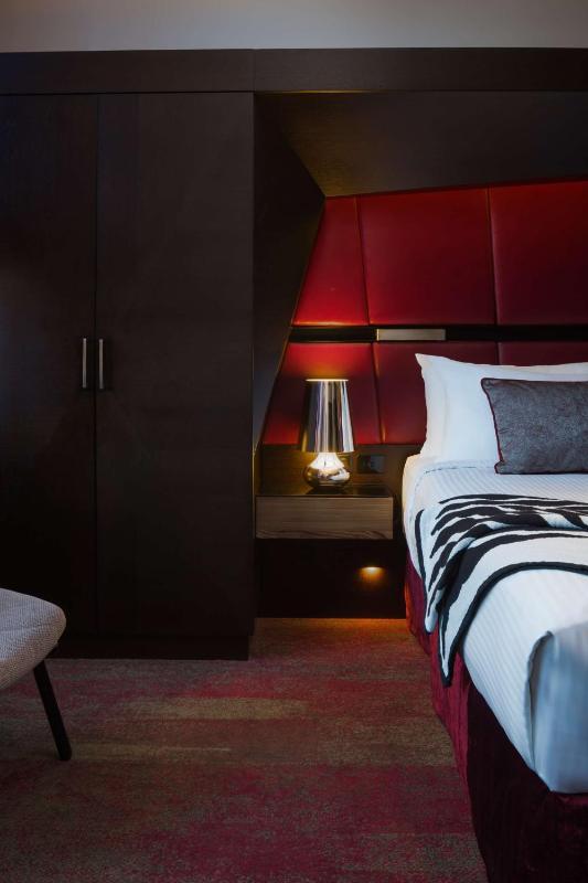 QT Executive King Room image 4