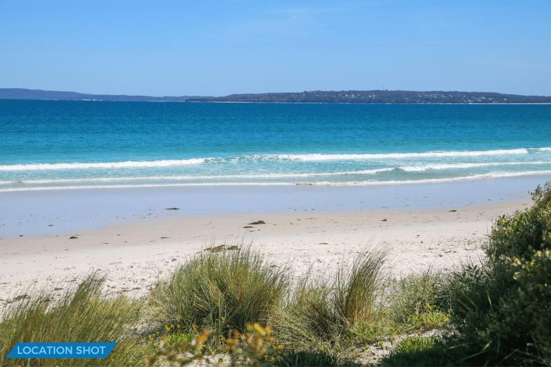 Sapphire Sands - Pet Friendly - Community Pool - image 9