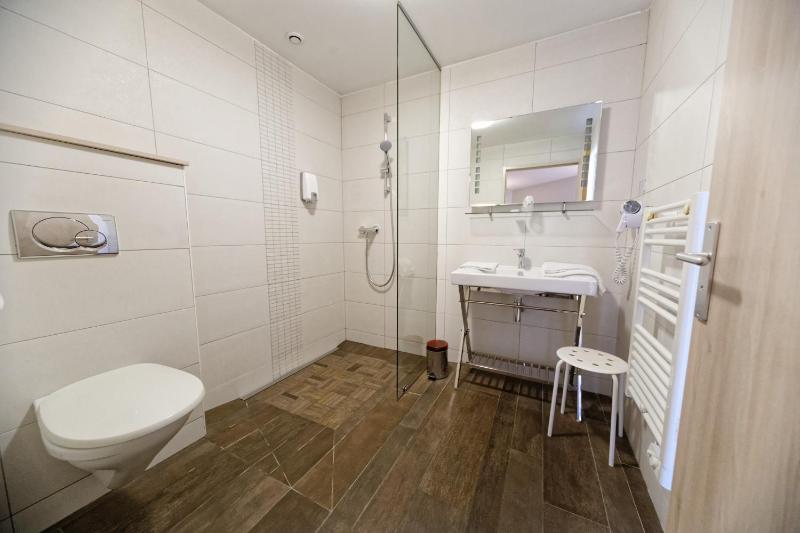 Superior Double Room image 4