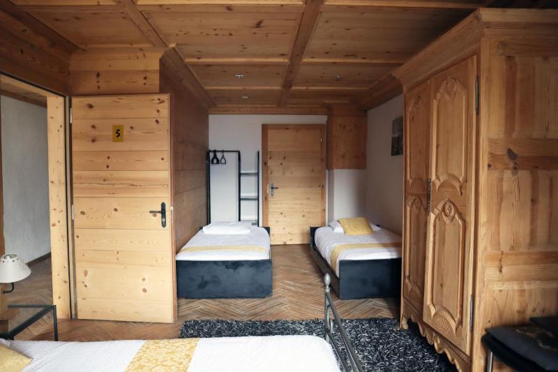 Standard Quadruple Room image 3