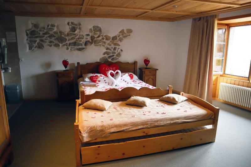 Deluxe Double Room with Mountain View image 4