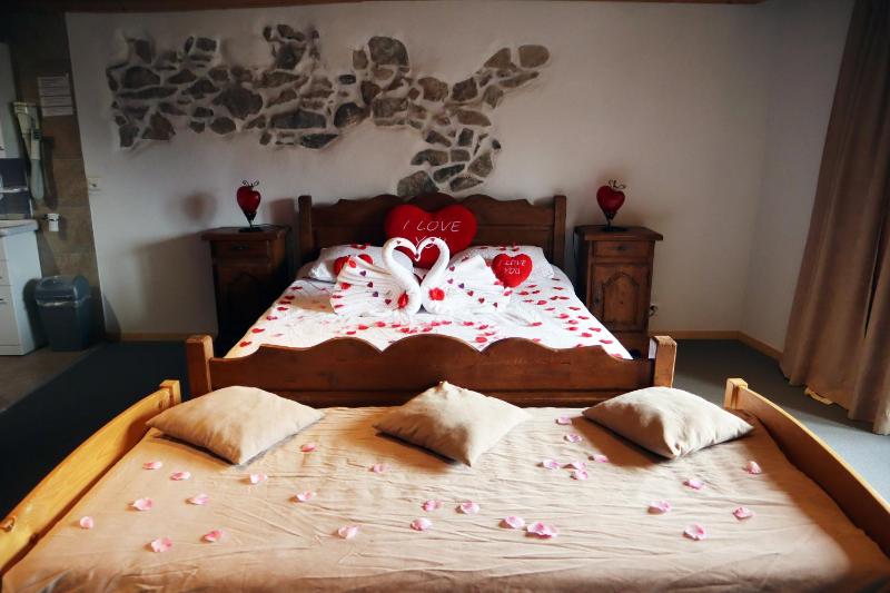 Deluxe Double Room with Mountain View image 2