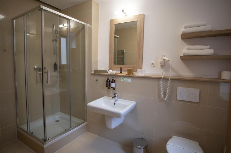 Double or Twin Room image 3