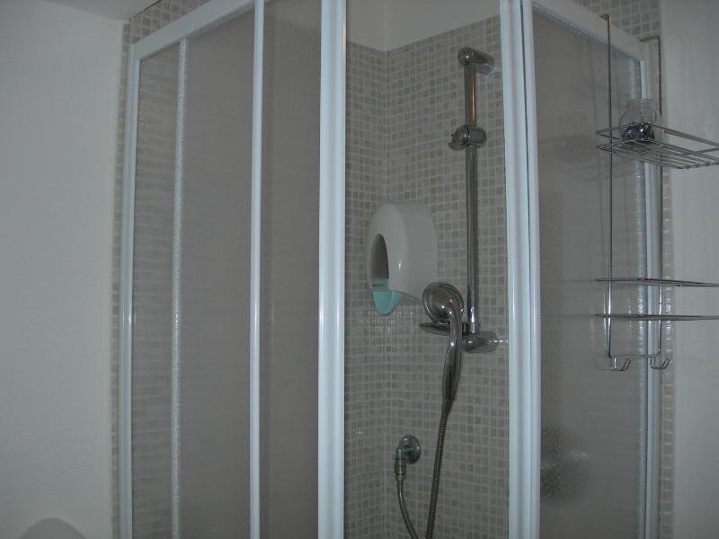 Single Room image 2