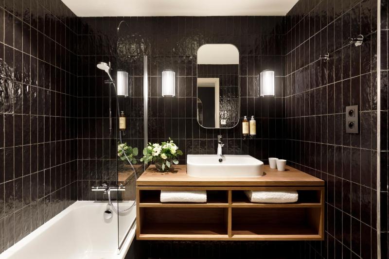 Family Room (2 Adults + 2 Children) image 2