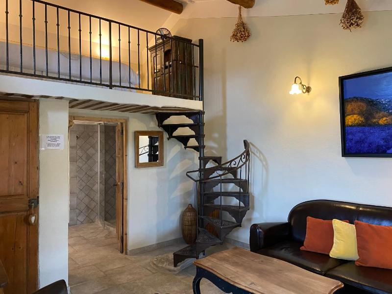 Suite with Garden View image 2