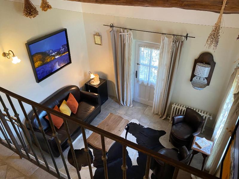Suite with Garden View image 3