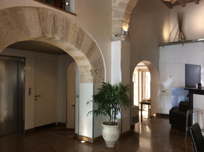 Ucciardhome Hotel - image 2
