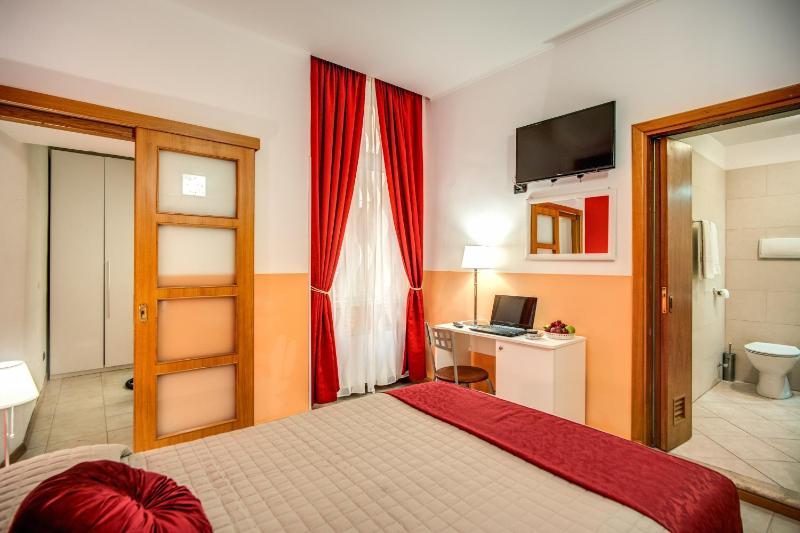 Standard Twin Room image 1