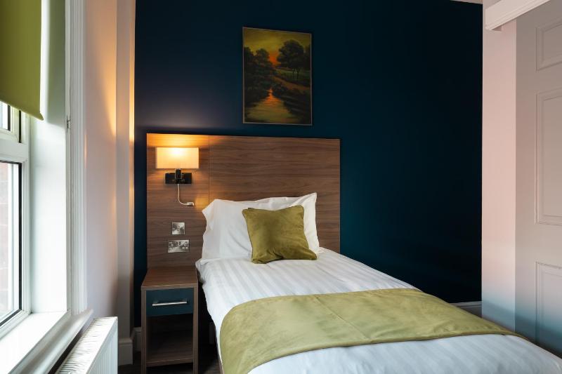 Single Room with Private Bathroom image 3
