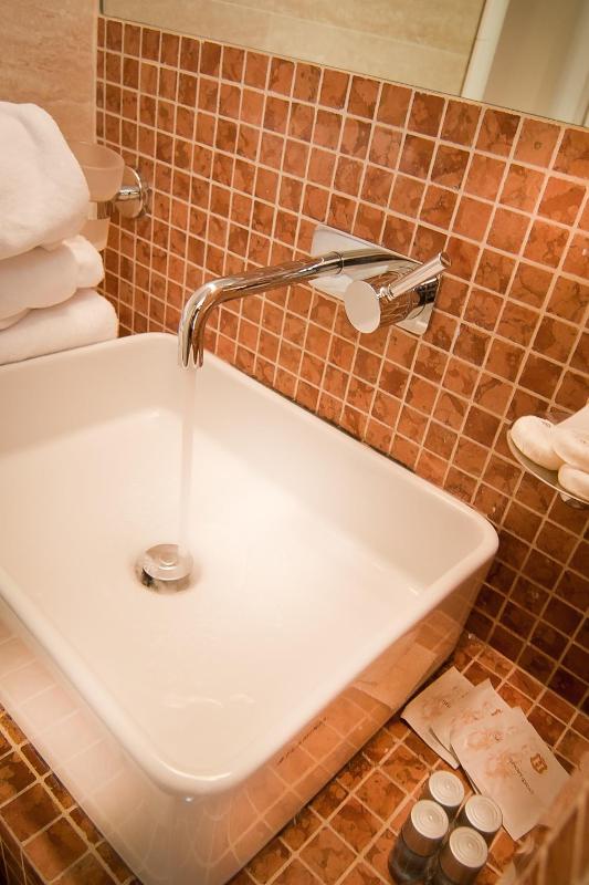 Junior Suite (2 Adults) image 3