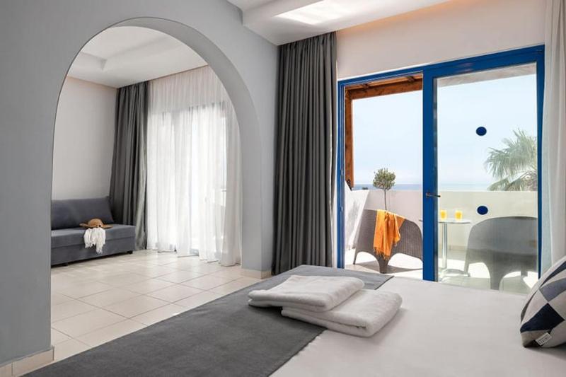 Junior Suite with Sea View image 2