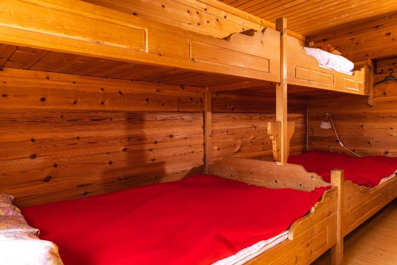 Quadruple Room with Shared Bathroom image 1