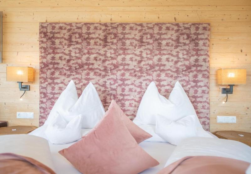 Superior Double Room with Balcony image 1