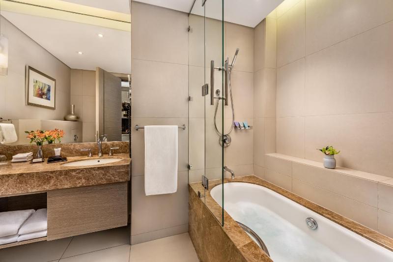 One-Bedroom Apartment image 2