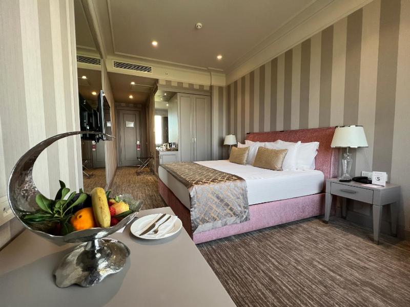 Executive Double Room image 1