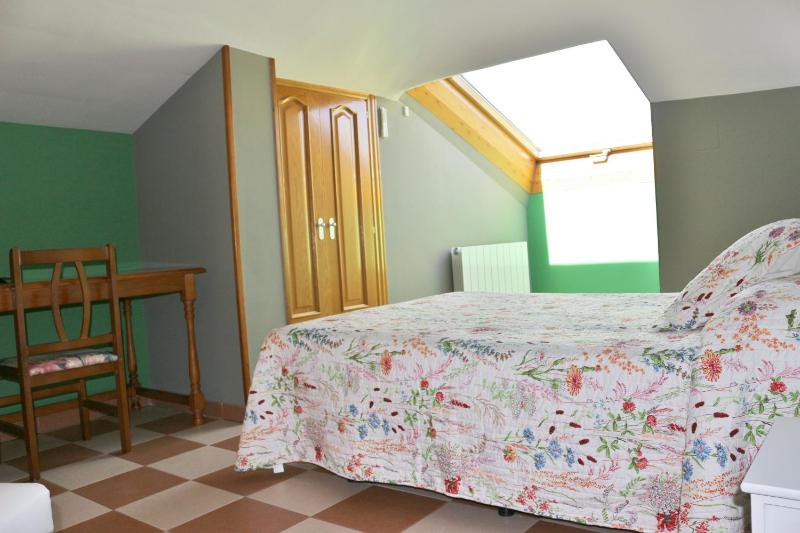 Double Room image 4