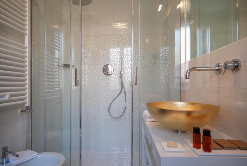 Superior Double Room image 3