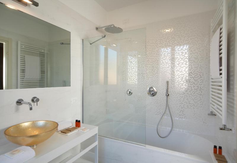 Superior Double Room image 2