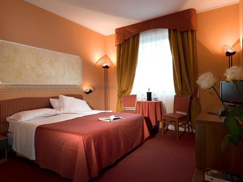 Superior Double Room image 4